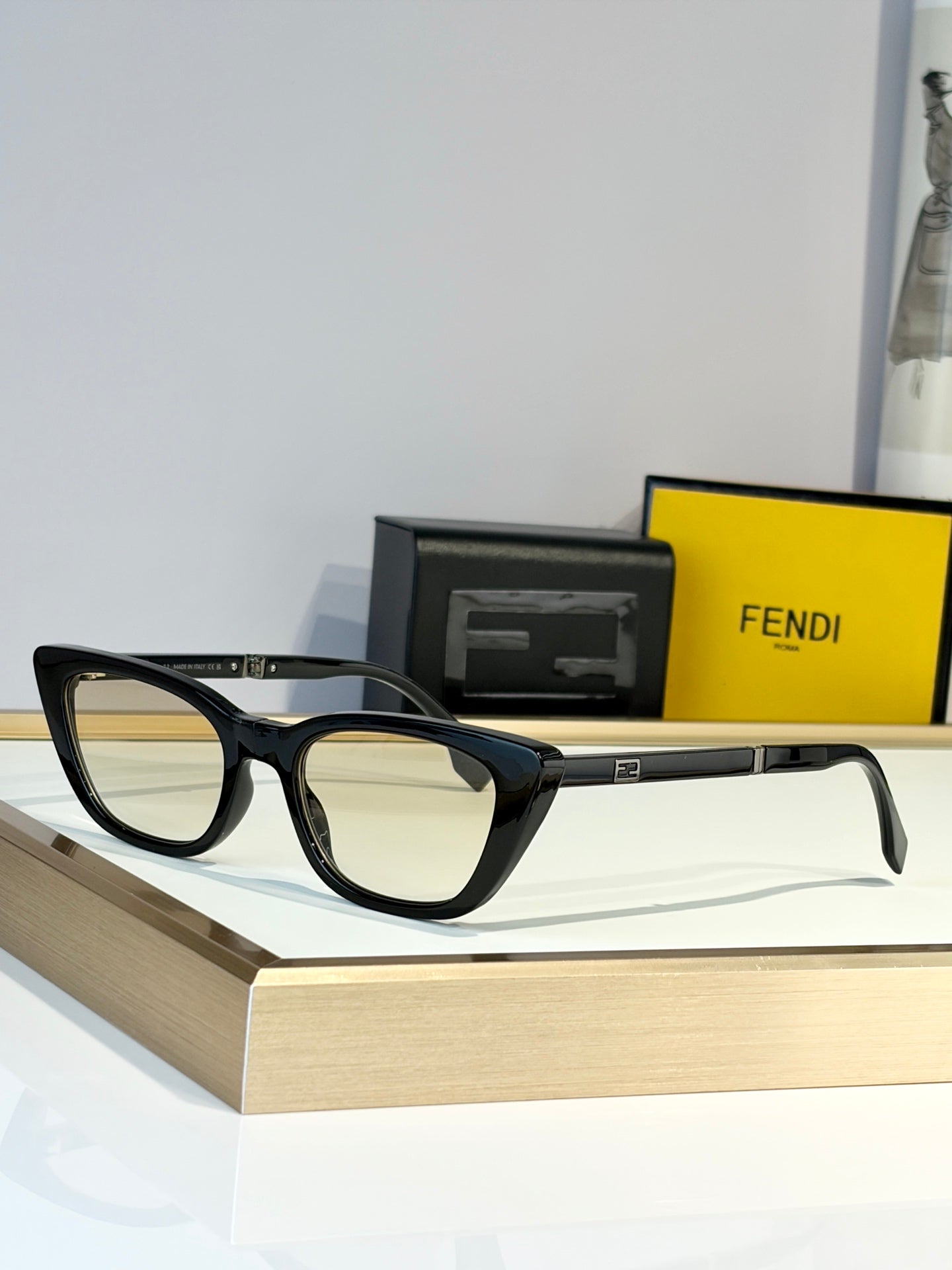 FENDI Sunglasses-FE40089I