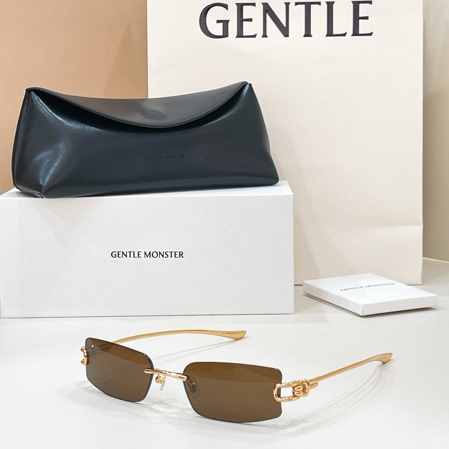 GENTLE MONSTE Sunglasses-GAMOT
