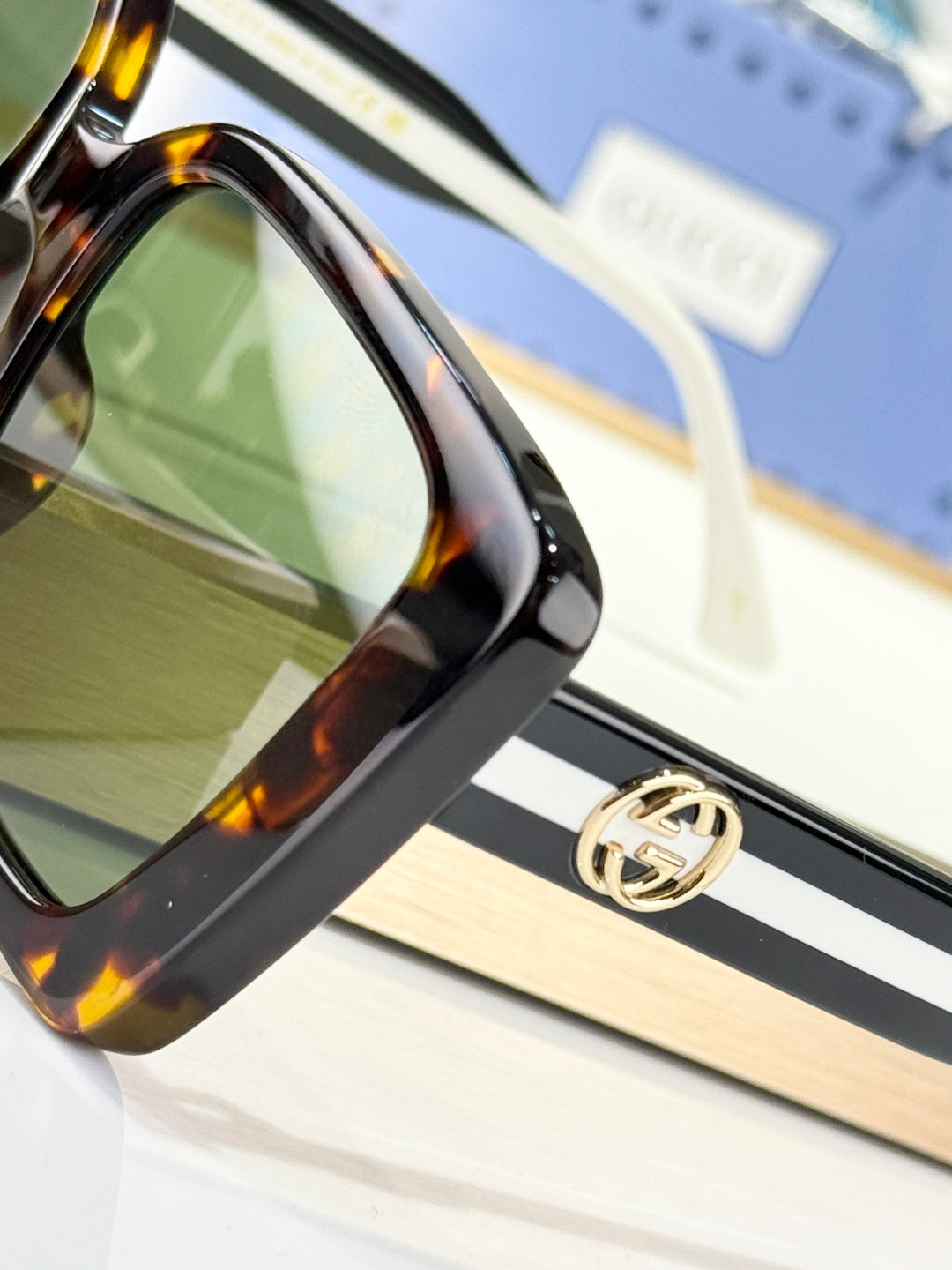 GUCCI Sunglasses-GG1861S