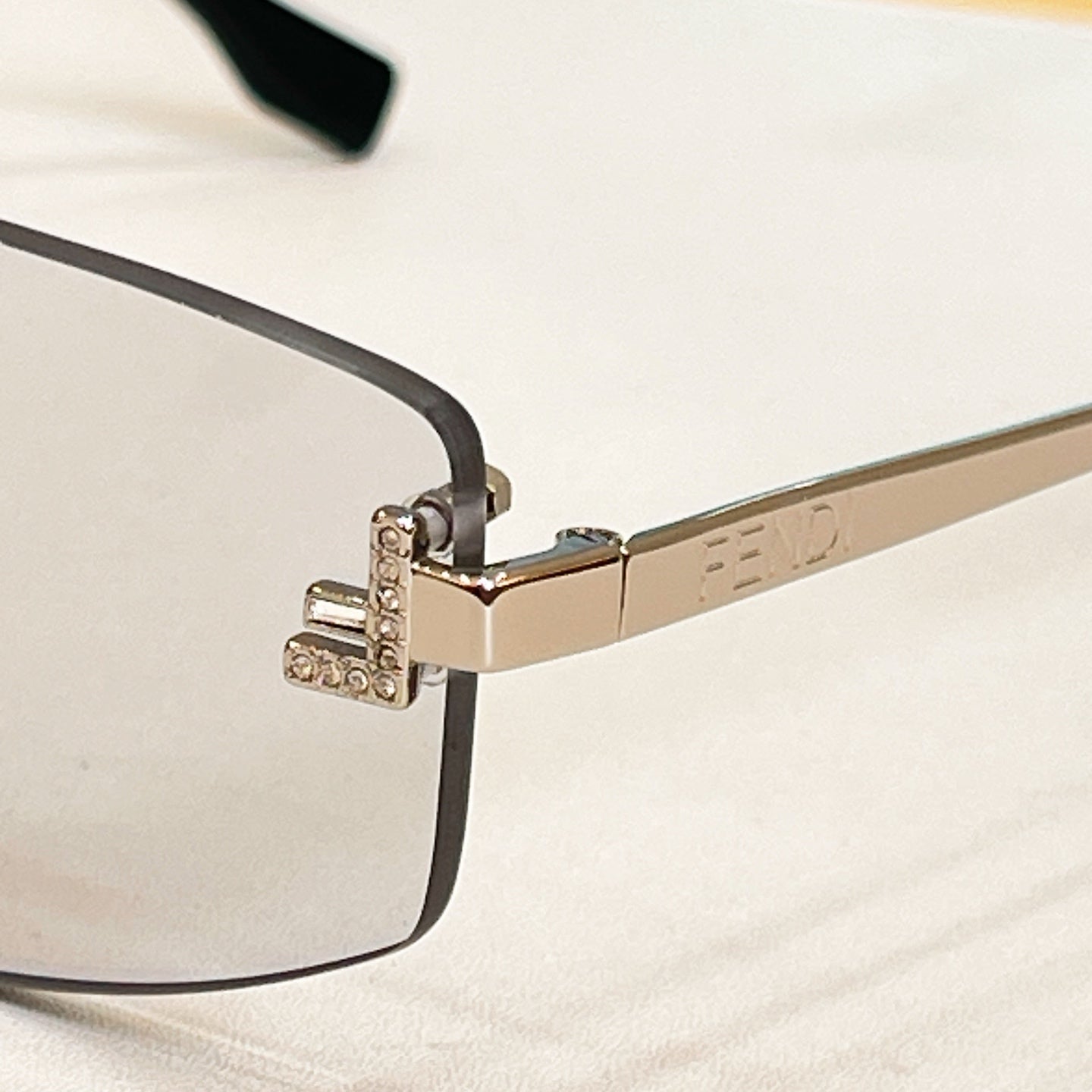 FENDI Sunglasses-FE5116US