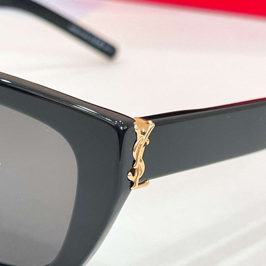 SAINT LAURENT Sunglasses SL M153