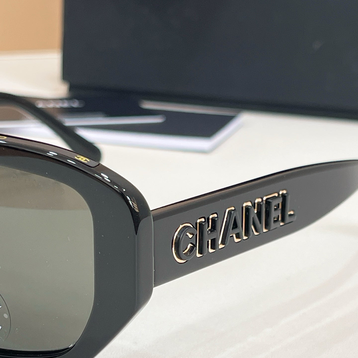 CHANEL Sunglasses 5556