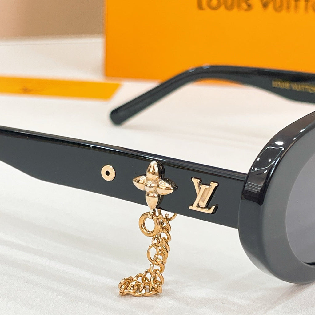 LOUIS VUITTON Sunglasses Z2987U