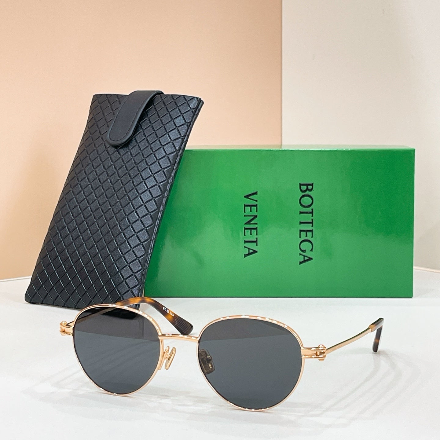 BOTTEGA VENETA Sunglasses BV1382S